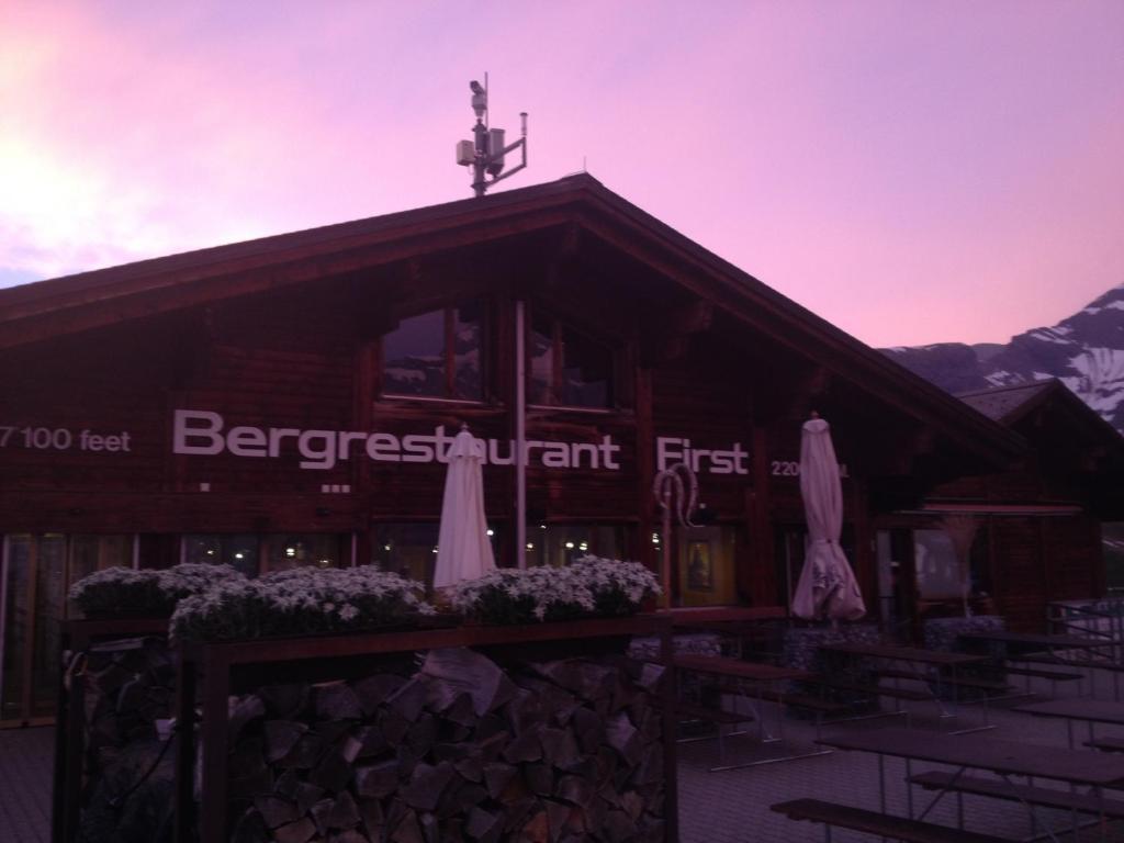Berggasthaus First - Only Accessible By Cable Car Hostel